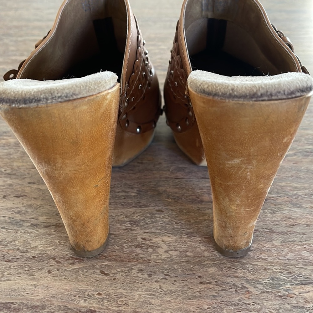 VGUC Vintage STEVE MADDEN Leather Lashes Brown Silver Tone Studded Clog ~ 7 - Picture 3 of 6